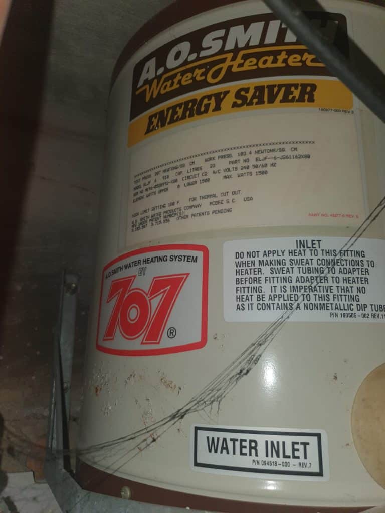 AO Smith ELJF Water Heater Replacement with Rheem EHG-30 30L Storage Water Heater at A Landed House at Westwood Avenueon 11 October 2022 1 AO Smith ELJF Westwood Avenue Water Heater