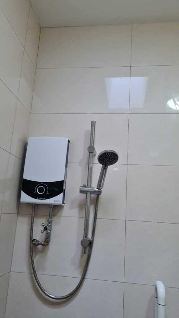 Instant Water Heater Replacement with Rubine RWH-AR15A Water Heater at A Landed House at Jalan Gelenggang on 28 March 2023 9 Instant Water Heater