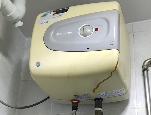 ariston installer removal of existing storage heater