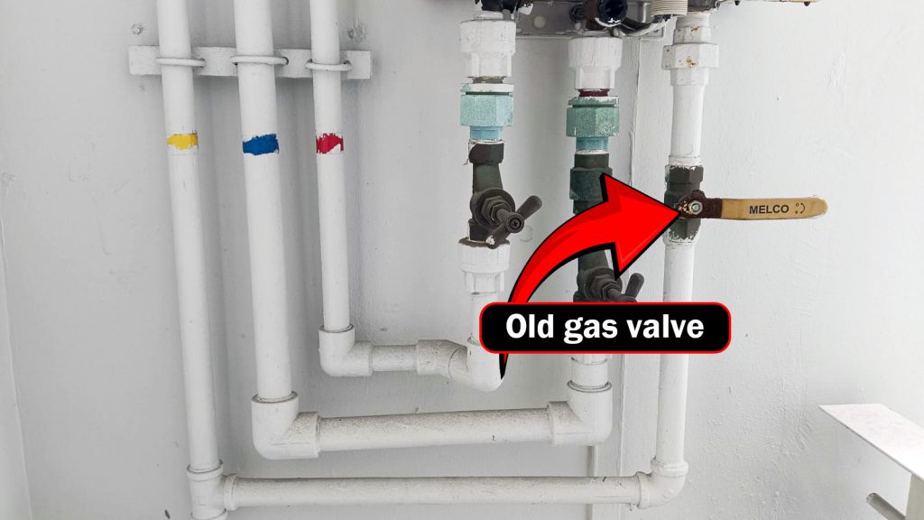 Gas Water Heater - old gas valve